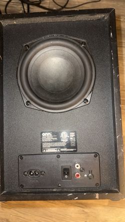 Samsung soundbar and speaker