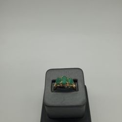 10KT YELLOW GOLD LADIES RING WITH GREEN STONE