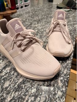 Women's shoes size 10