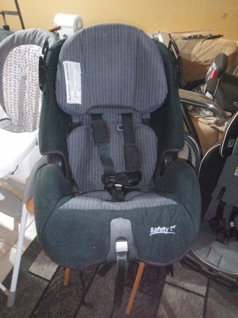 Very Nice Car Seat For Sale In Pine Hills