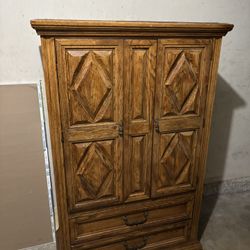 Cabinet/dresser/drawer