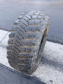 (1) 33x12.50R15 Goodyear Wrangler