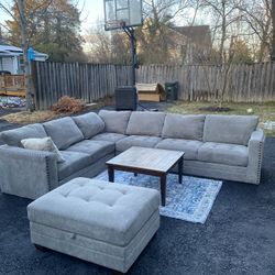 🚨 Thomasville Tisdale Sectional + Ottoman 🛋️ $1100 | Save $600 vs Costco | Delivery Available