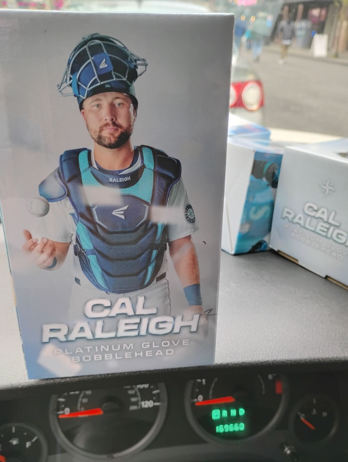 Mariners Nib Cal Raleigh Platinum Glove Bobblehead