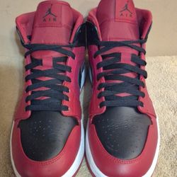 Jordan 1 Mid "Reverse Bred" - Mn(Sz 11.5)