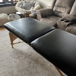 Massage Table/Bed - Earth Lite