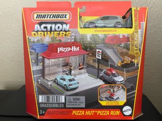 Matchbox Pizza Hut Pizza Run Playset NEW