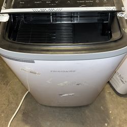 FRIGIDAIRE 12000 btu portable Ac Unit 
