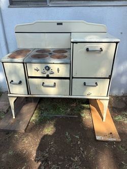Antique Stove, Occidental, Cast Iron Stove.