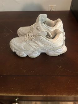 New Balance 9060 White Sneakers Size 6.5