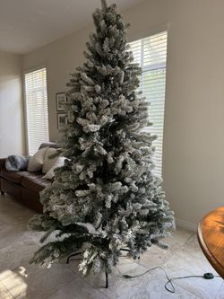 King Of Christmas Flocked Tree 7.5 Ft