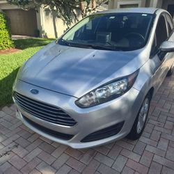 Ford Fiesta 2015 SE