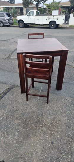 Work Market Table And 2 Chairs 