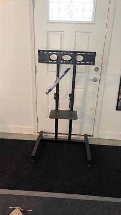 Roll tv stand
