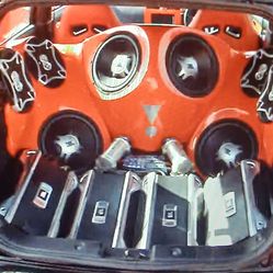 Jbl grand touring series gto1004 600 rms watts  4 channel  competition original price is $740 new  old school