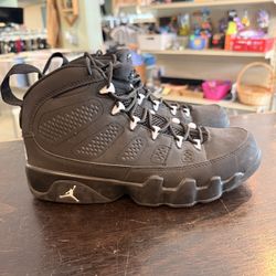 Jordan 9 Retro Men's Sneakers 302370-013, Size 8.5- Great Condition