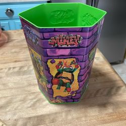 Ninja Turtles Metal Trashcan/canister