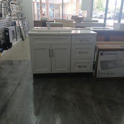 Bathroom Vanity  And Micelanios Gran SPECIAL. All Prices Varies 