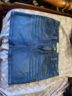 hollister mini skirt