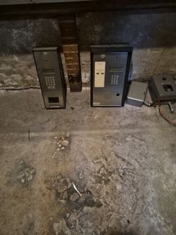 Door intercom door