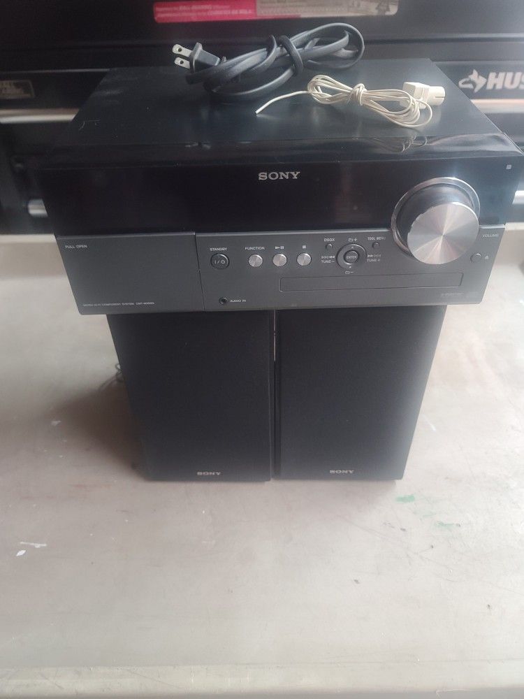 The Sony CMT-MX500i CD Player iPod Dock Shelf Stereo