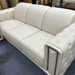 Arm Tufted Sofa‼️ Same Day Delivery 🚚 