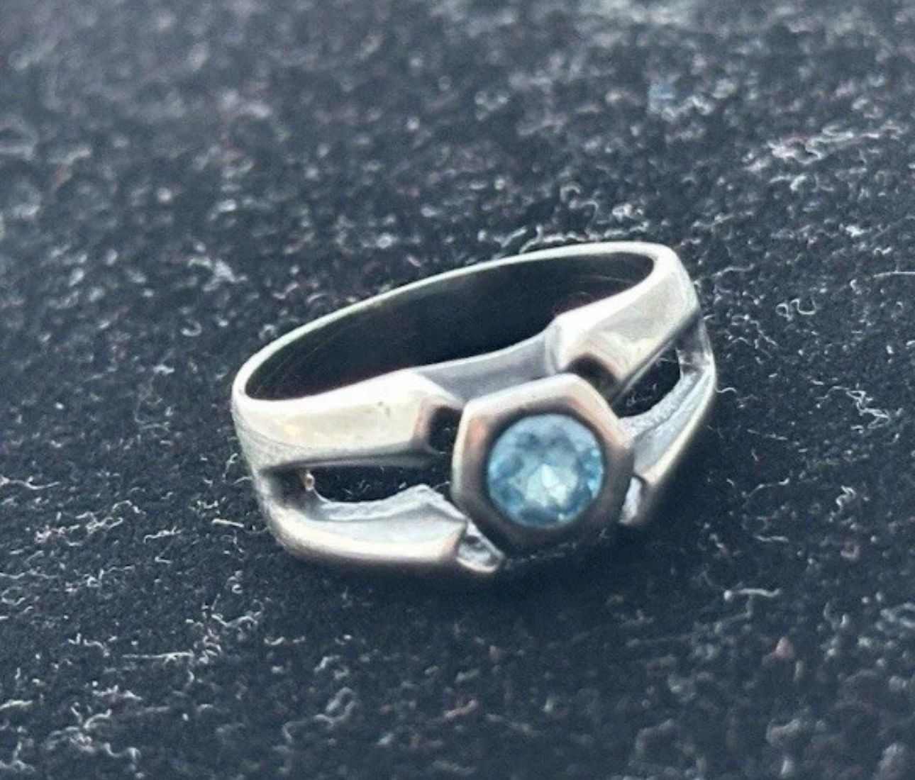 925 Sterling Silver Ring Size 9