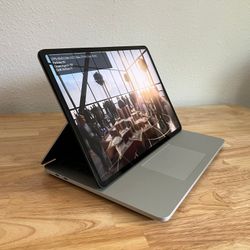 Microsoft Surface Laptop Studio 2 14.4inch Touchscreen 512GB SSD, i7, 16GB RAM with Windows 10 Pro Core i7-11370H, Wi-Fi, GeForce RTX 3050ti

With pen