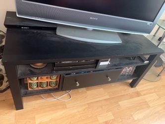 Tv stand -TV - EVERYTHING MUST GO BY THIS WEEKEND !!!