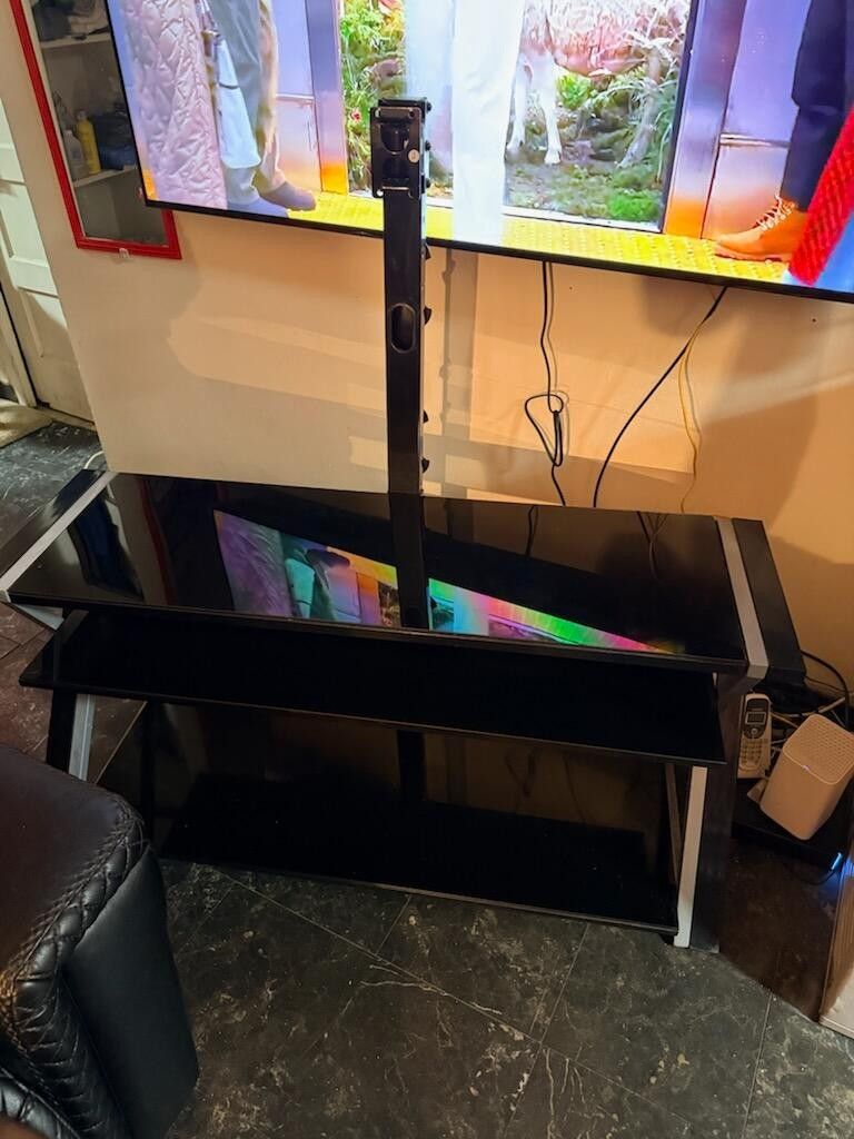 TV Stand Great Condition Great Price  Pick Up Only