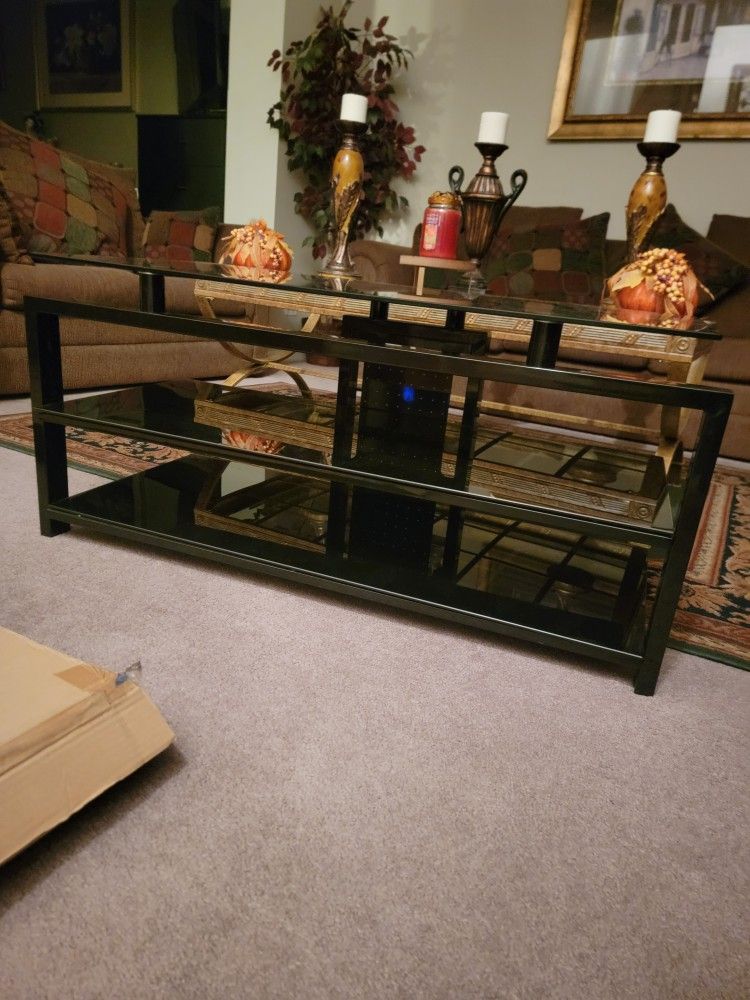 TECH CRAFT BLACK TV STAND WITH BLACK SILKSCREEN TEMPERED GLASS 