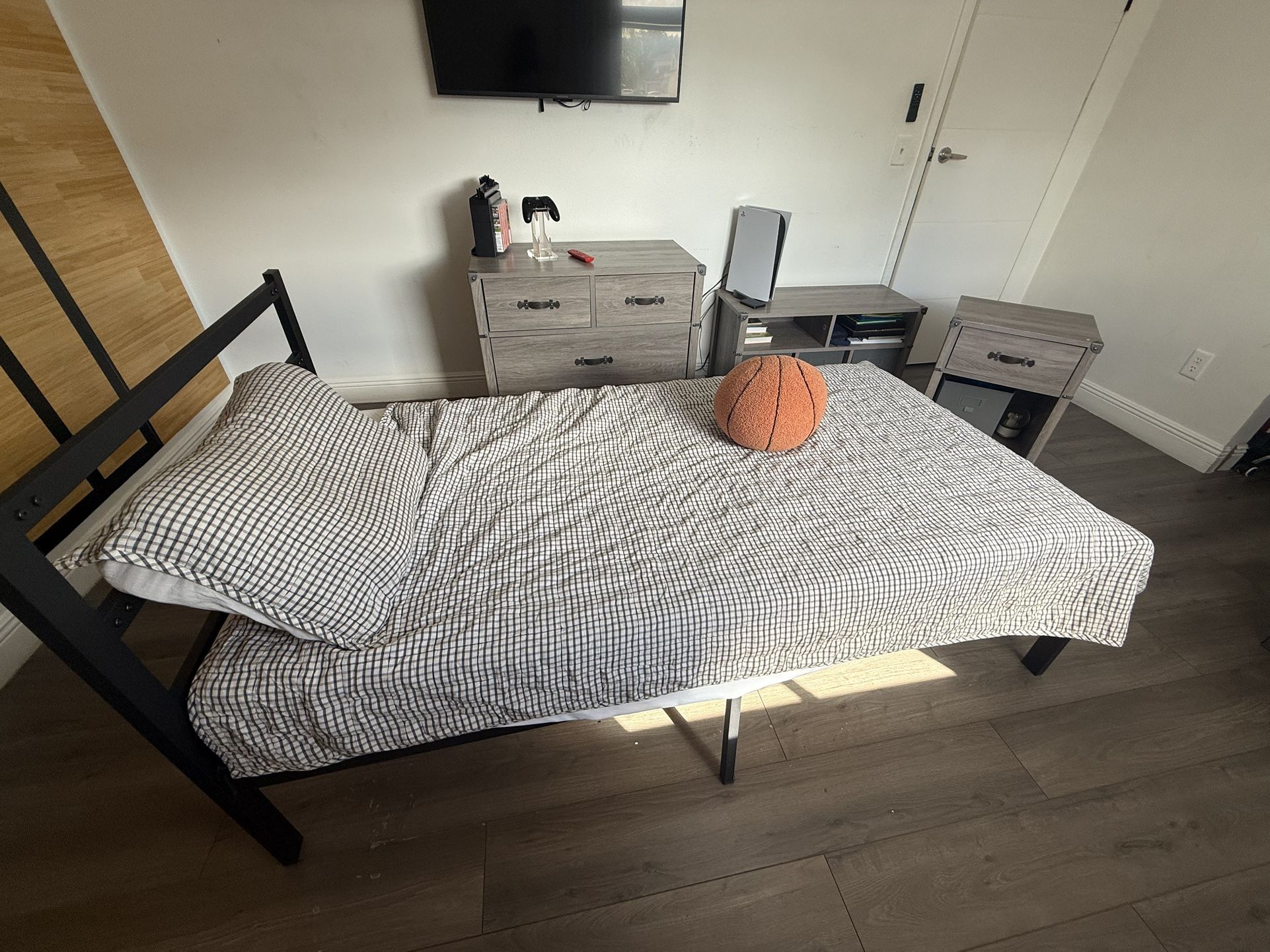 Twin Bedroom Set