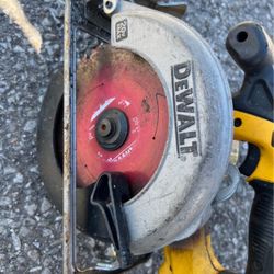 DeWalt Circular Saw DCS393