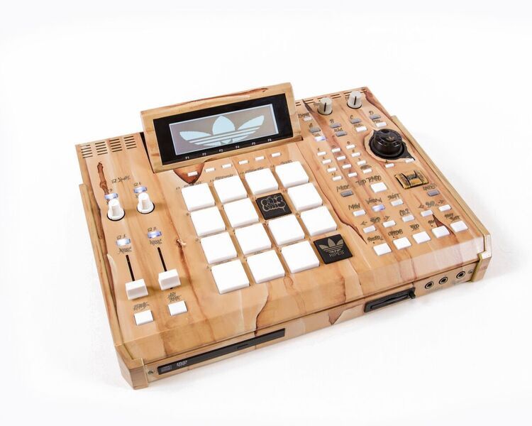 AKAI MPC 2500 CUSTOM