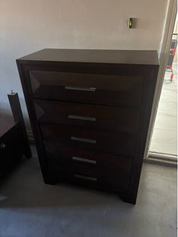 Dresser in good condition