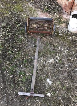 Antique lawn grass cutter