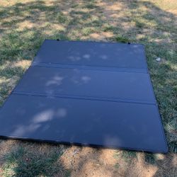 sturdy metal Bed Cover For trucks I bought it for my Chevrolet Silverado but it didn't fit and I have to sell it.150