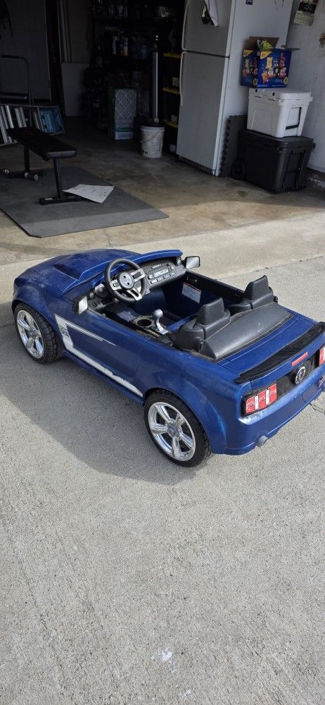 Mustang Blue Boss 302 power wheels car for kids 12 volt