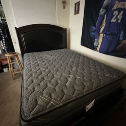 Queen size Bed 