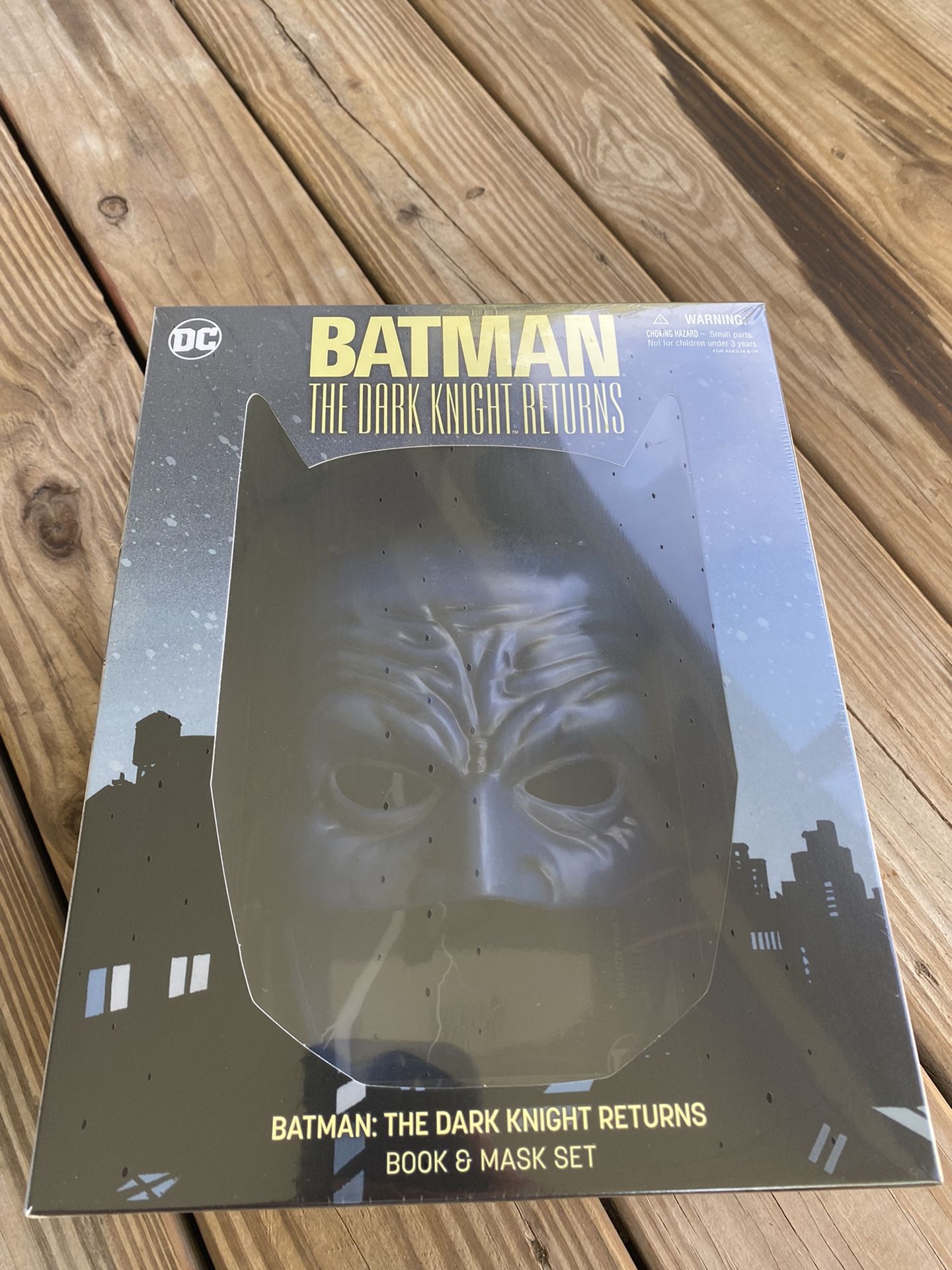 The Dark Knight Returns Book and Mask Set SEALED.