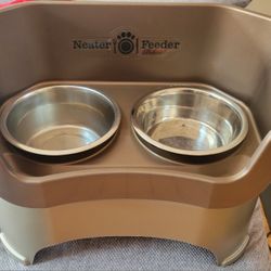 Neater Feeder (Large Dogs) 