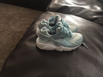 Nikes size 11c toddler