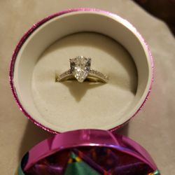 Resl Silver ring 925 white gold plated Will Take A Offer 