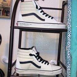 High-Top Vans Size 8.5 Mens 