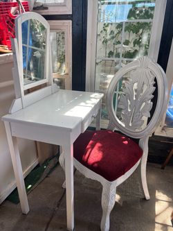 White Vanity Dressing Table with Mirror and Stool Set