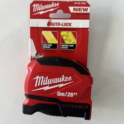 Milwaukee Tool 8M/26 ft. Milwaukee Compact AUTOLOCK Tape Measure with 12 ft. Reach