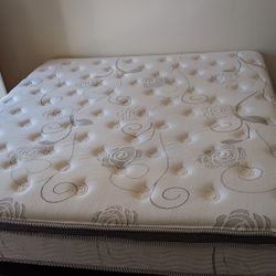 King Size Mattress w/Frame and Box springs 