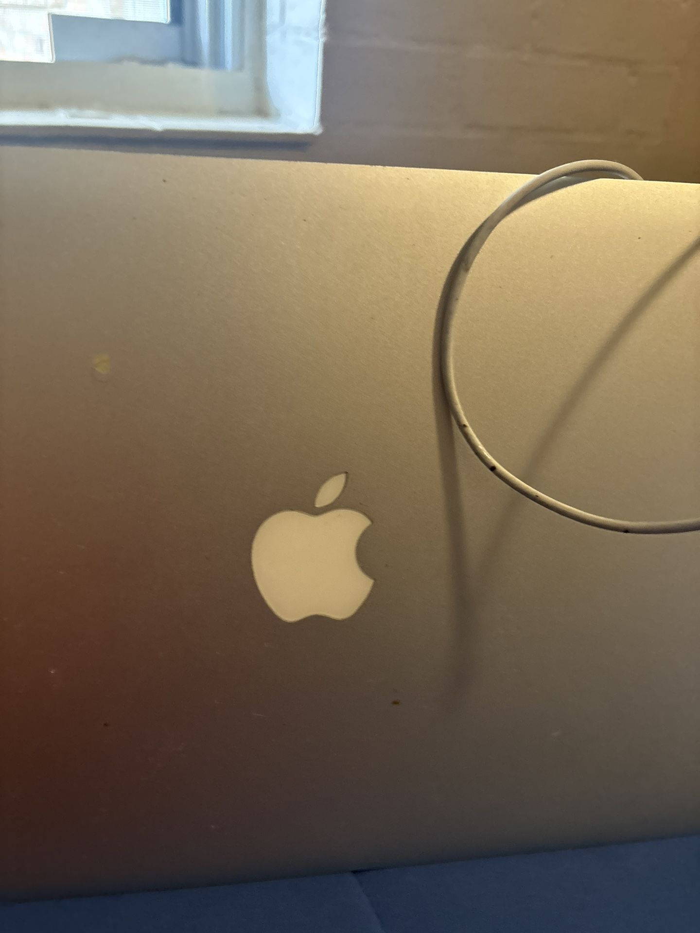 Apple Mac Book Model 2015