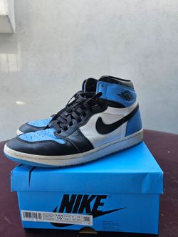 Jordan 1 UNC toe