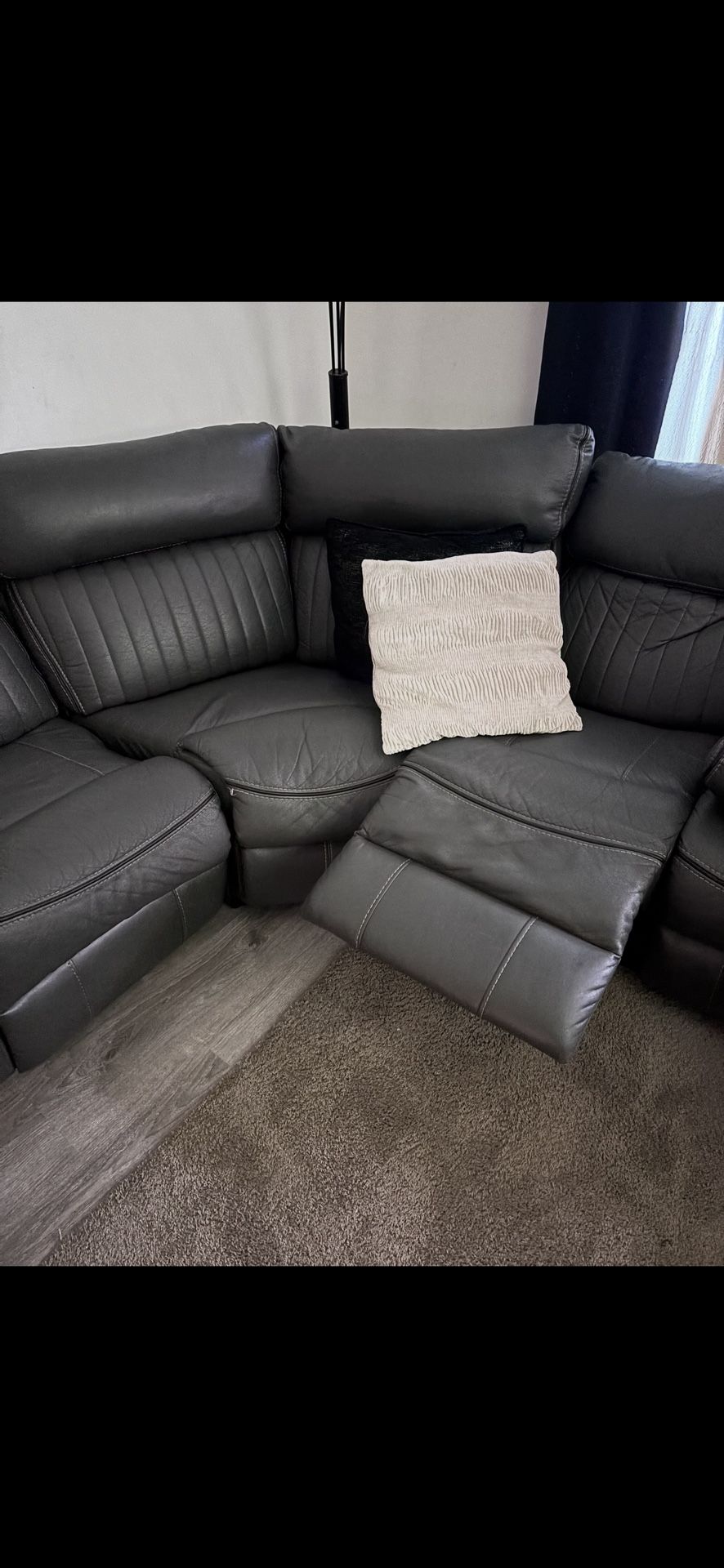 3 Piece Sectional. 3 Reclining Seats. Leather